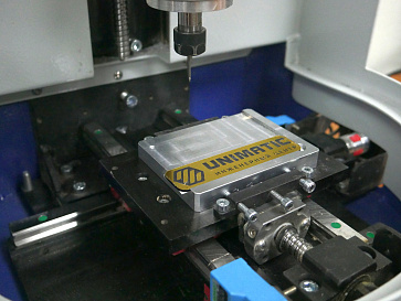 Станок фрезерный с числовым программным управлением, оснащенный щитком-экраном из оргстекла – портал поставщиков НСППО - 7